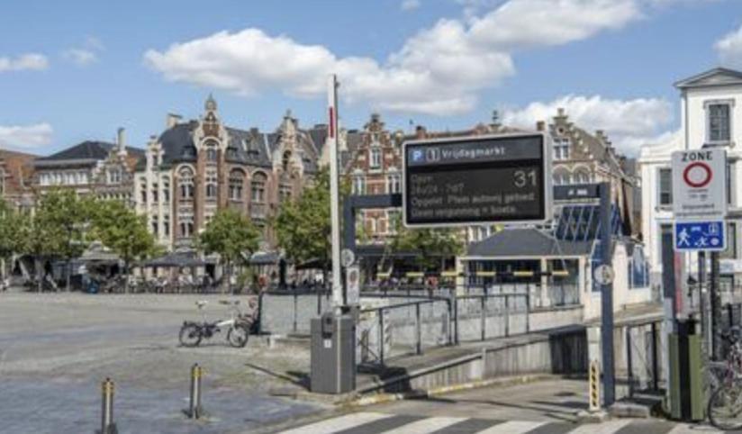 Right In The City Center Your Ghent Getaway Kültér fotó
